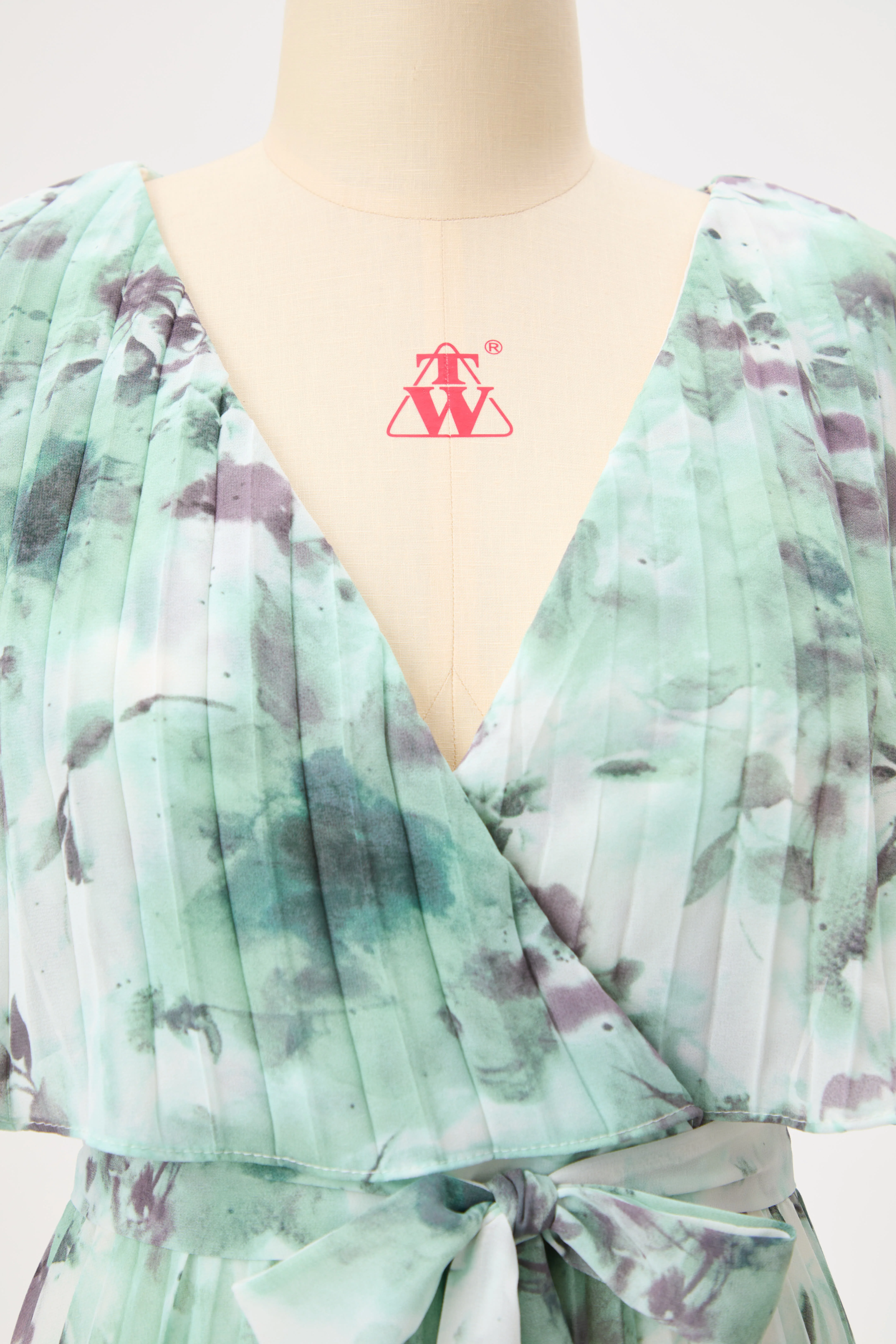 Женское шифоновое платье с V-образным вырезом длинным рукавом