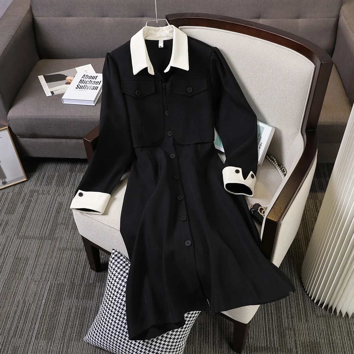 Женское элегантное платье-рубашка свободное облегающее однобортное платье