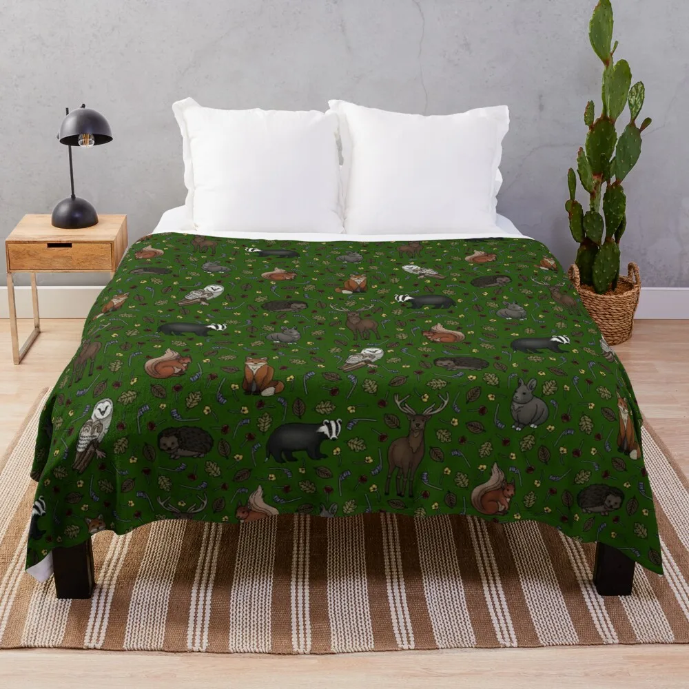 

British Woodland Animals, Forest GreenThrow Blanket Blanket Fluffy