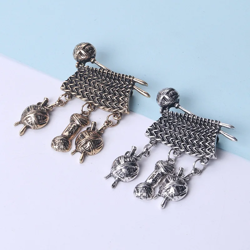 

Winter Knitting Sweater Brooch Lady Cashmere Wool Needle Metal Badge Enamel Scarf Hat Lapel Pin Jewelry Holiday Gift For Mother
