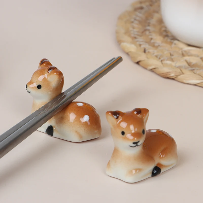 

1PC Deer Ceramic Chopsticks Holder for Daily Use Chopstick Rack Home Dining Room Chopstick Holder