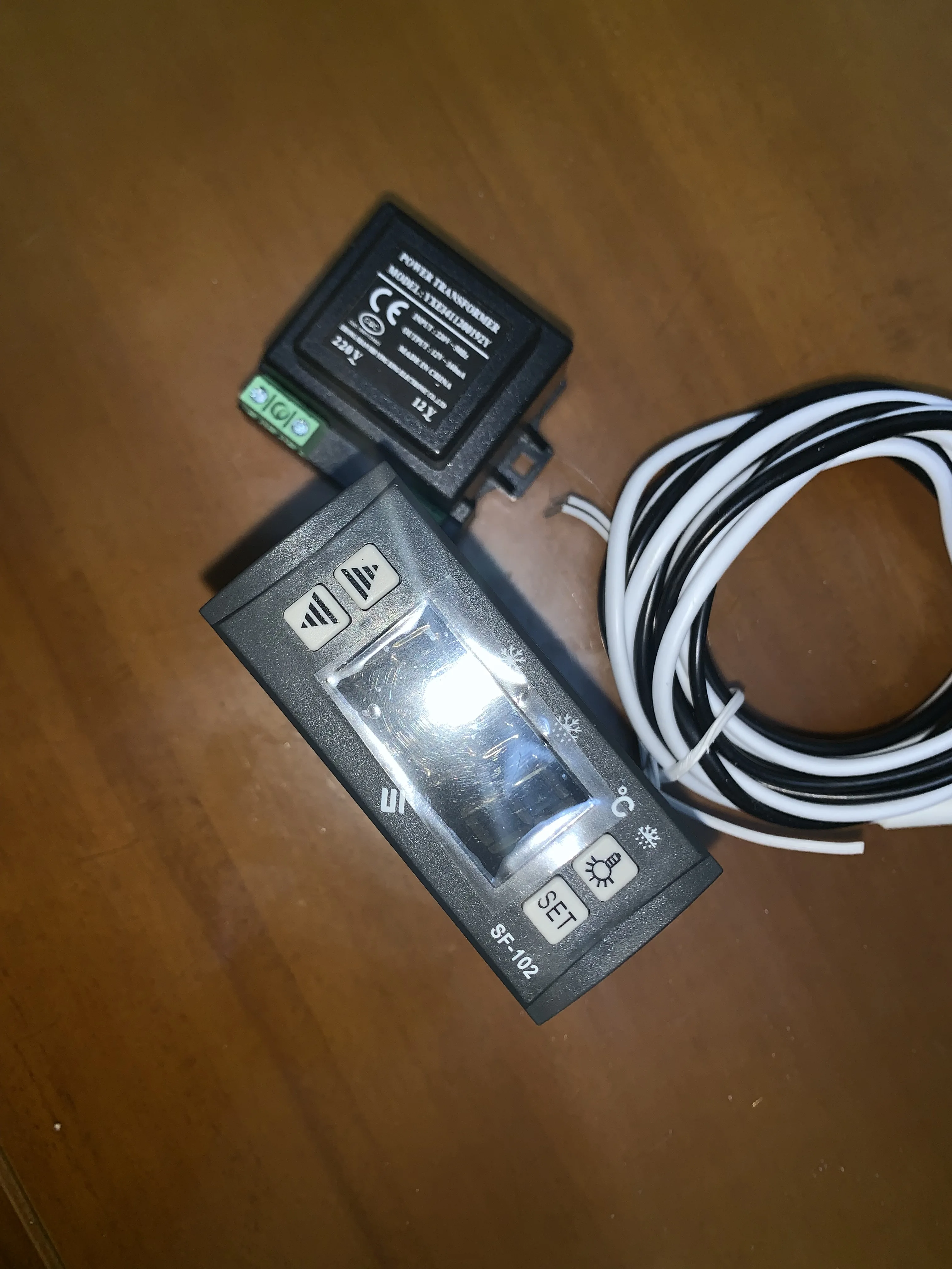 Электронный регулятор для холодильника. Бензин sf102. Гигротермограф. Hach yab102 плата. Будильник мультиварик.