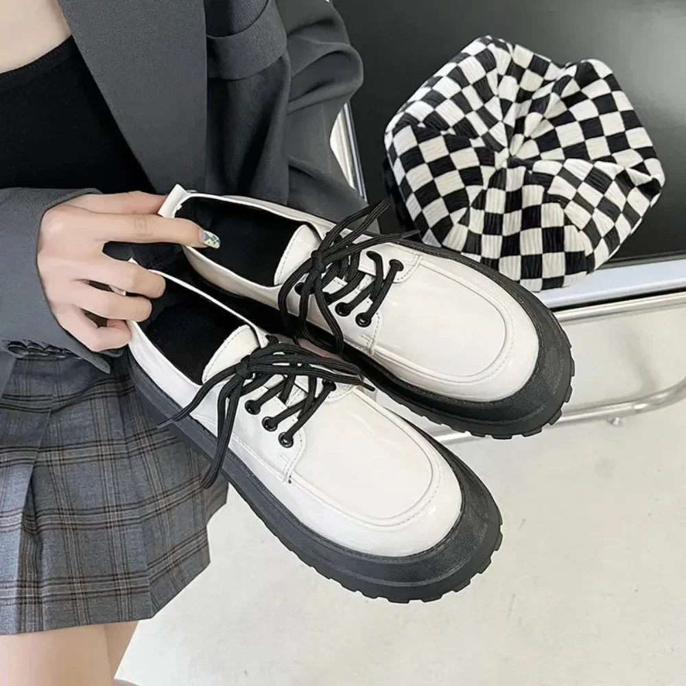 Туфли-лодочки женские из лакированной кожи на платформе