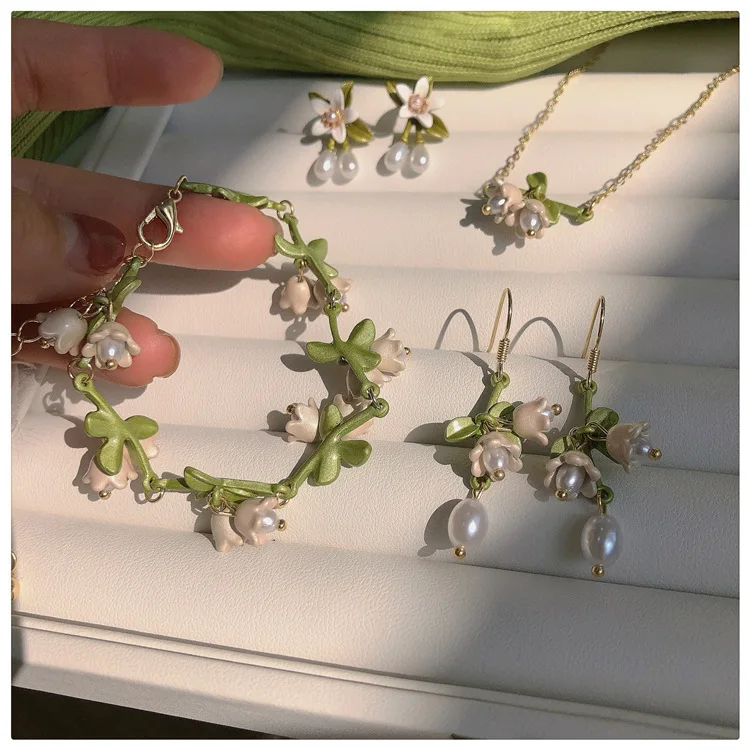 

2022 Summer New Japan Korean Trendy Pearl Green Flower Bracelets For Women Girls Sweet Jewelry Charm Bracelet Gifts