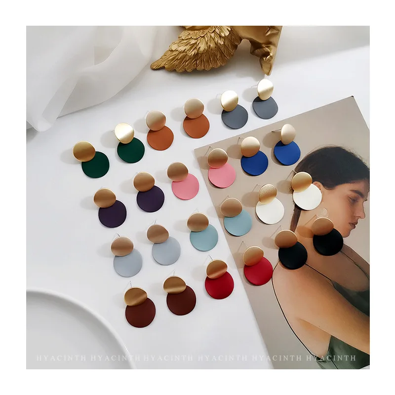 

2021 new pop design sense splicing contrast Earrings S925 silver needle round piece Earrings show thin Earrings