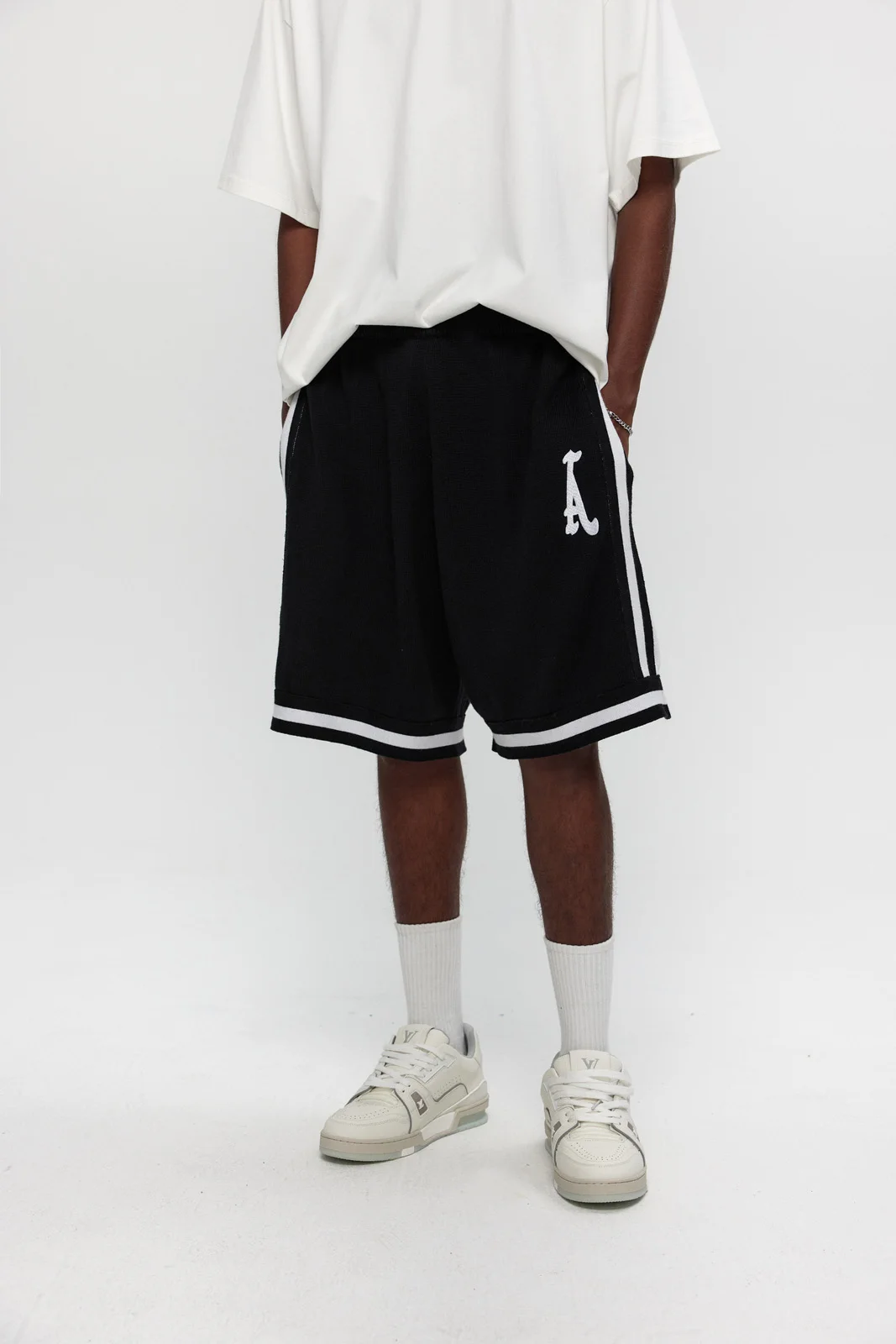 

Askyurself new couple classic black and white color collision sports shorts loose men and women printed casual five-minute pants