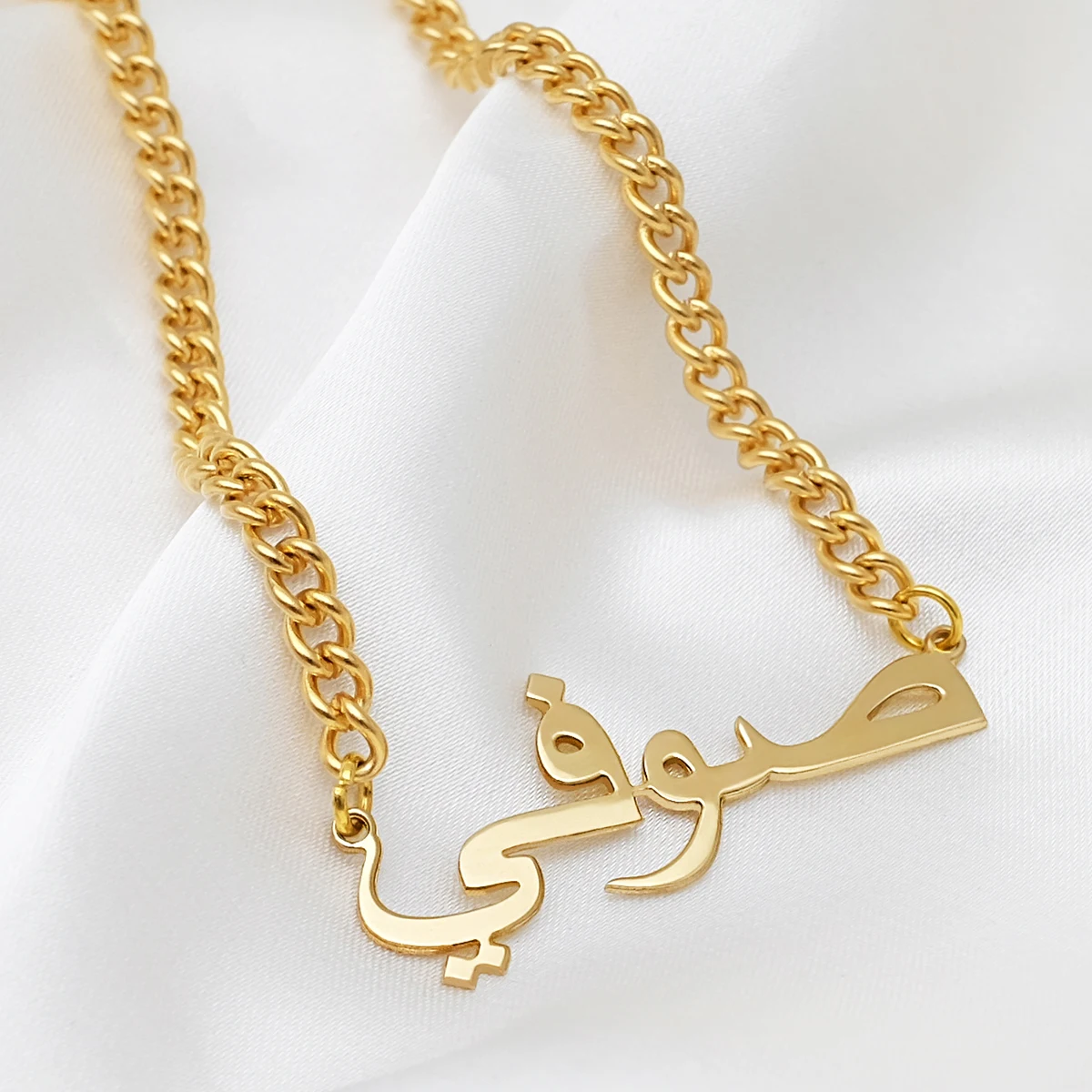 

Islam Jewelry Personalized Arabic Name Necklace Letter Nameplate Pendant For Women Gold Choker Necklace Pendant Girlfriend Gift