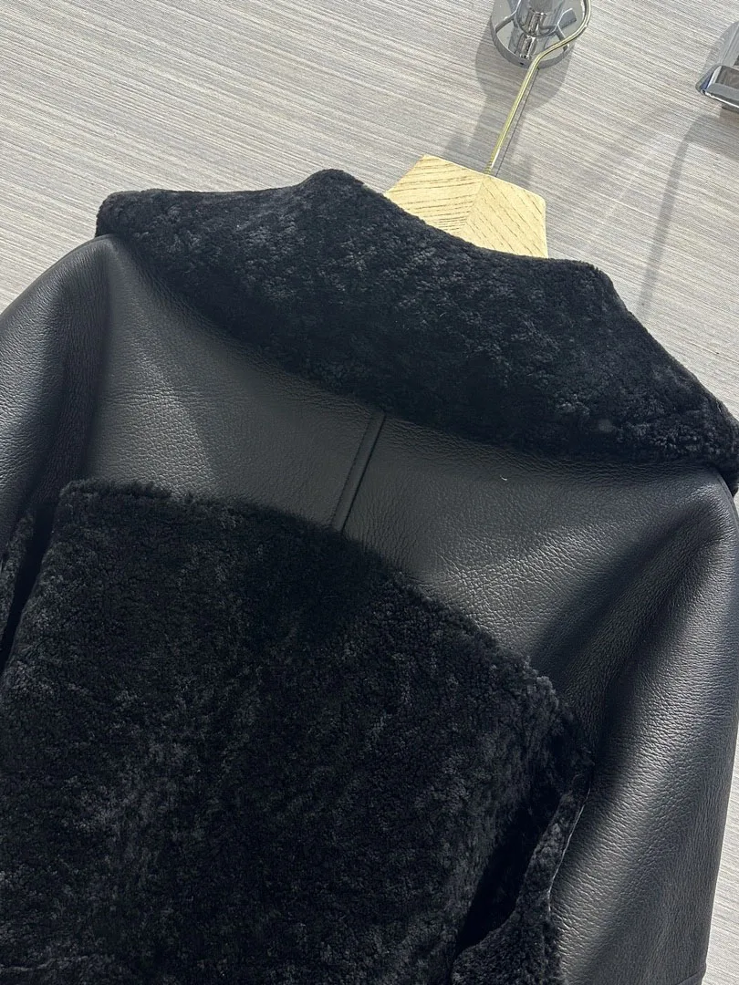 Рисунок 5 - Меховое пальто с отворотом