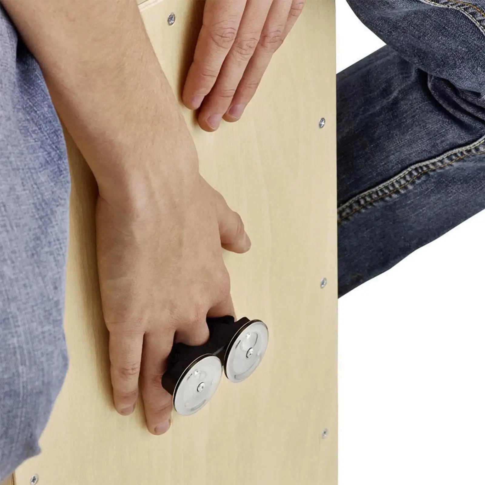 

Ударный музыкальный инструмент для гитаристов