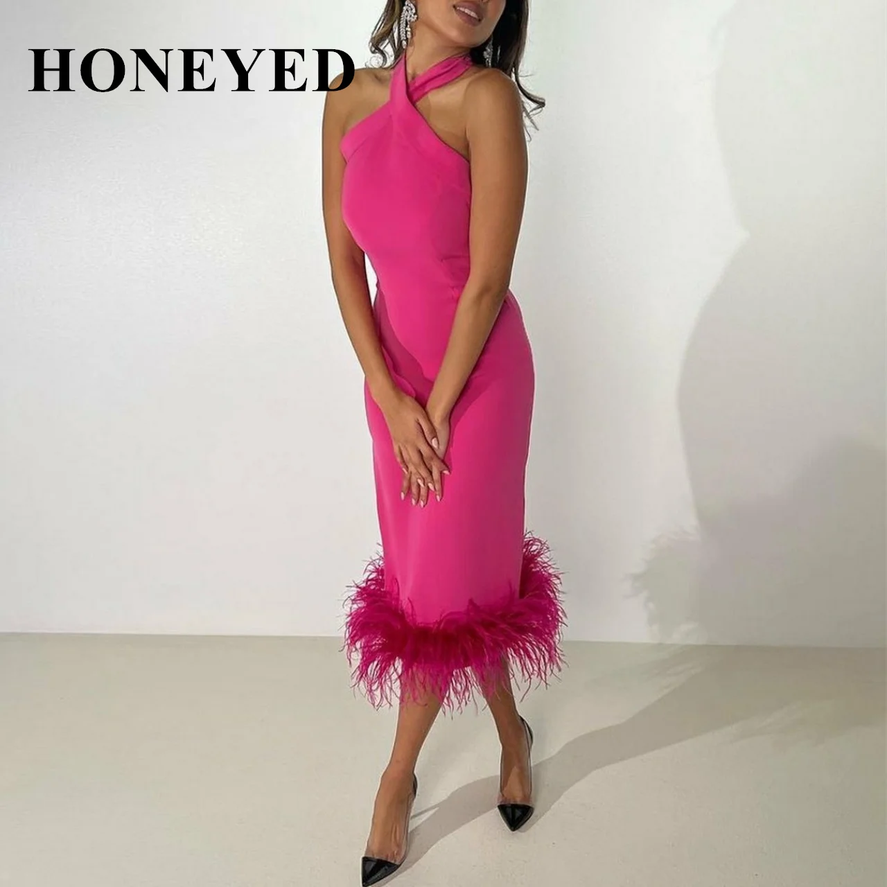 

Винтажное розовое короткое вечернее платье Honeyed из крепа без рукавов с перьями платье-Русалка длиной ниже колена для выпускного вечера официальное платье для женщин