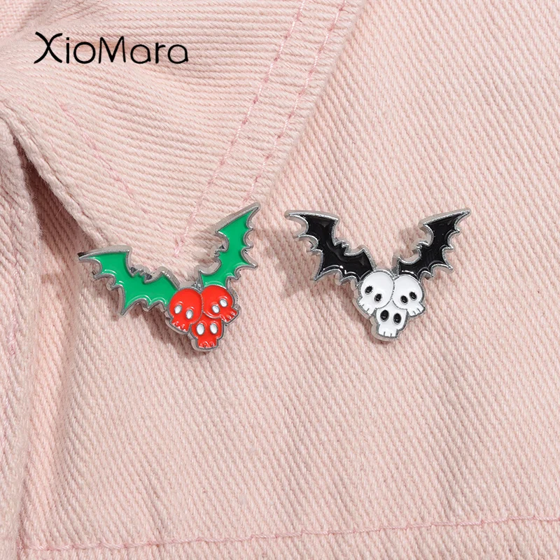 

Holly and Ivy Skull and Bats Enamel Pin Gothic Christmas Halloween Brooches Lapel Backpack Badge Jewelry Gifts For Friends