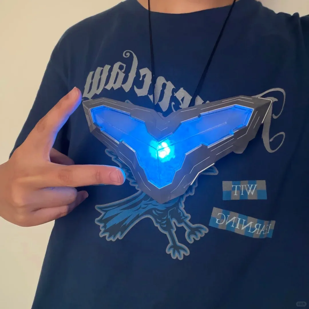 Фото В наличии: Оригинальный DX Teo Star Crystal Teo Ultraman Chest Light Henshin Device от Bandai – коллекционная игрушка-трансформер для фанатов №4