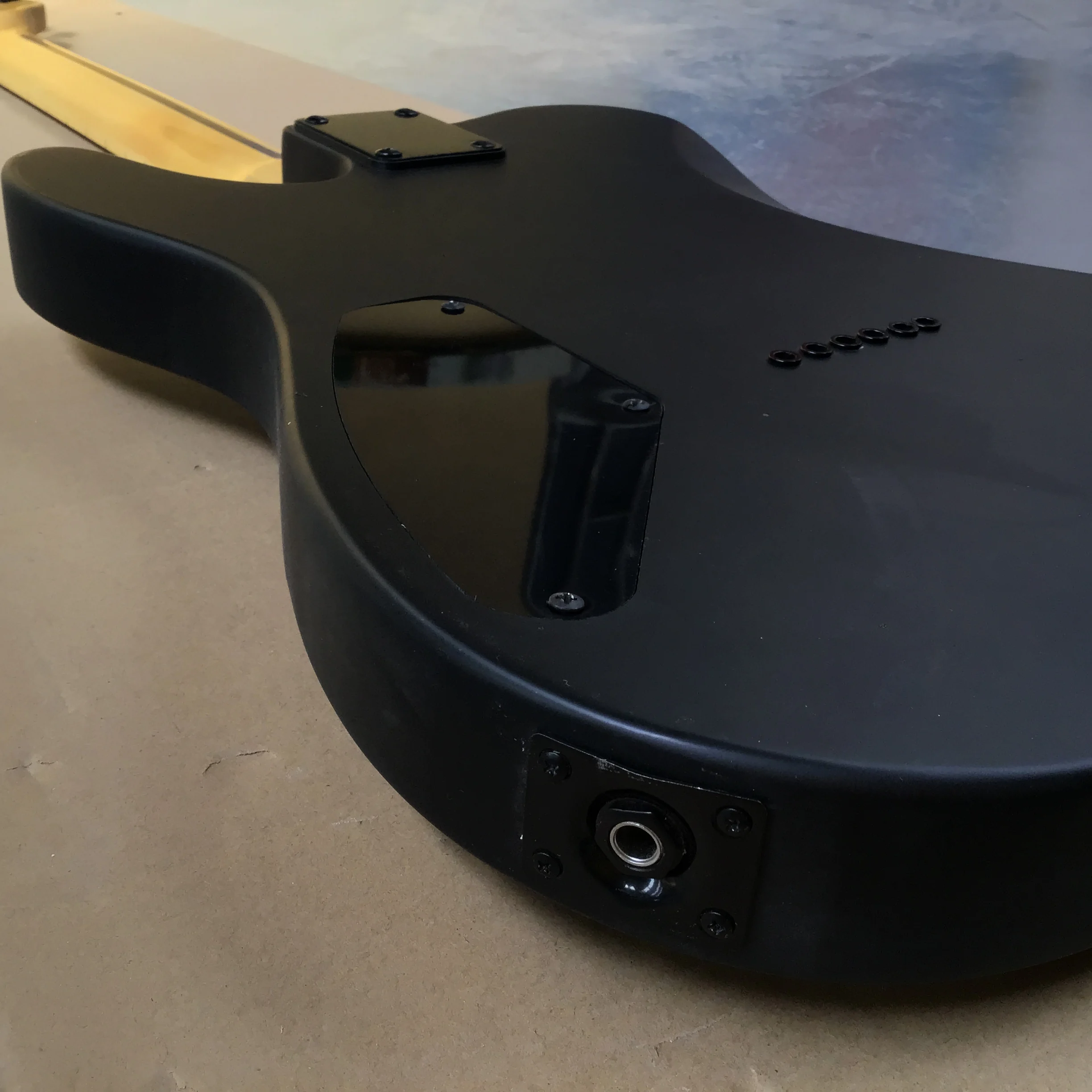 6-струнная электрогитара