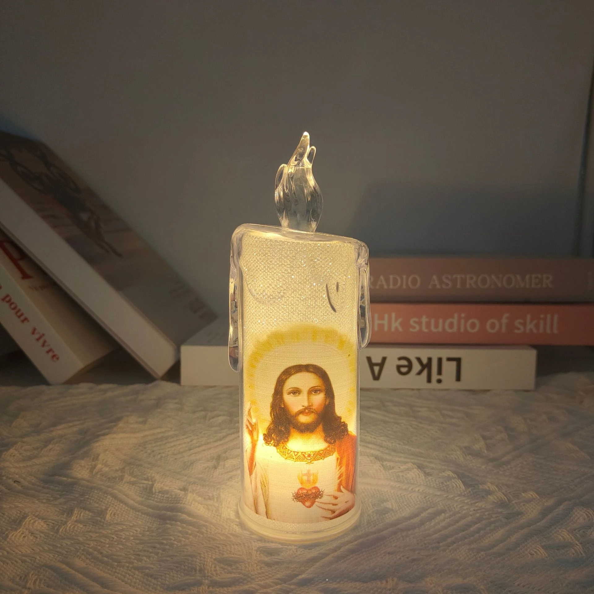 

Электронная свеча MOONBIFFY с Иисусом