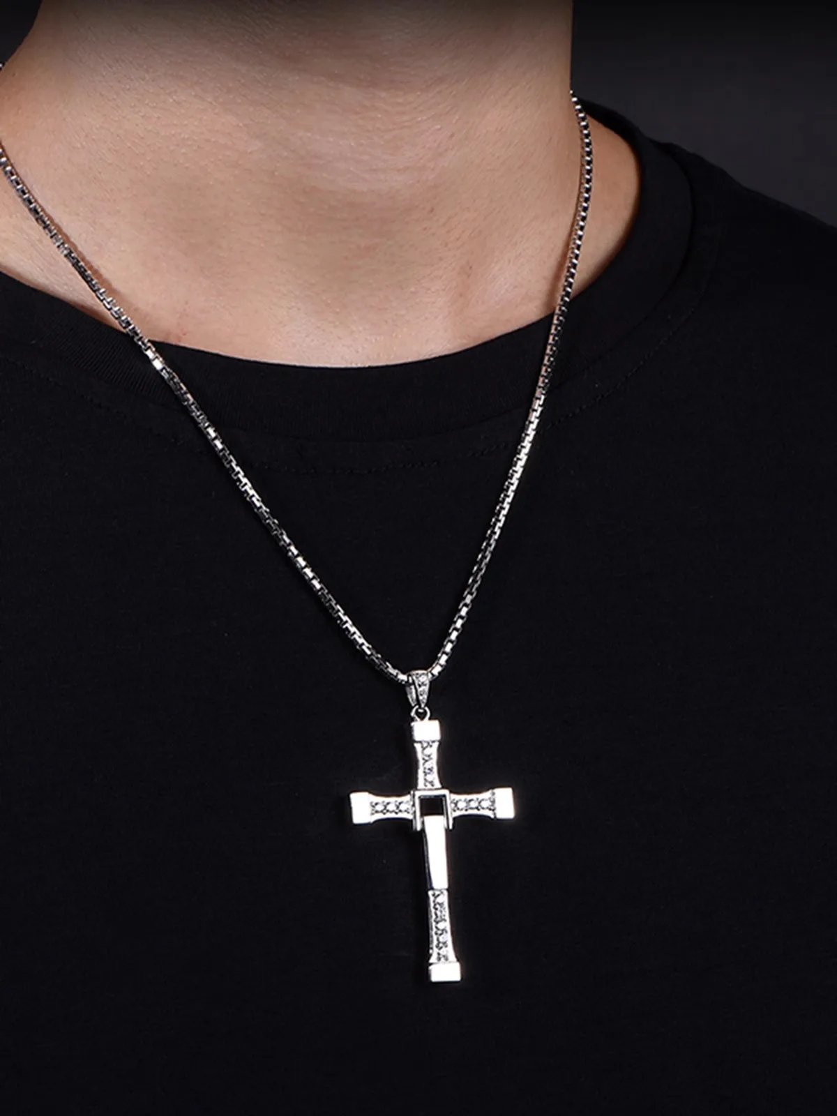 2023 Hot Selling Fast and Furious Stainless Steel Dominic Toretto Jesus Cross Necklace for Men Jewelry Chain Pendant Give Gifts