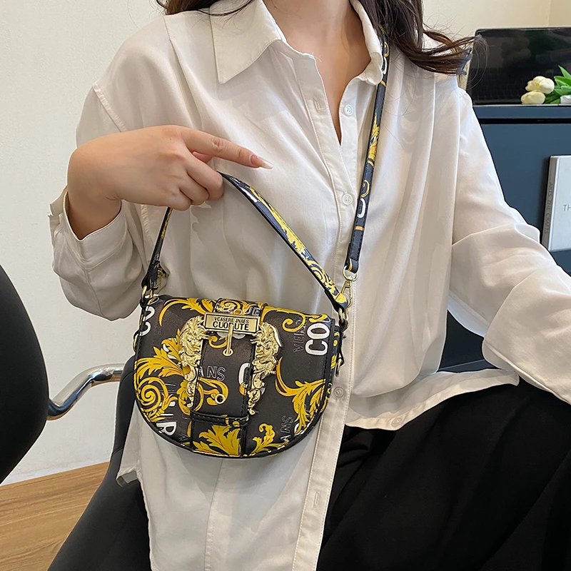 

Fashionable and Minimalist 2023 Summer New Saddle Bag Women's Bag Texture Printed One Shoulder Handbag Designer Purses Channels