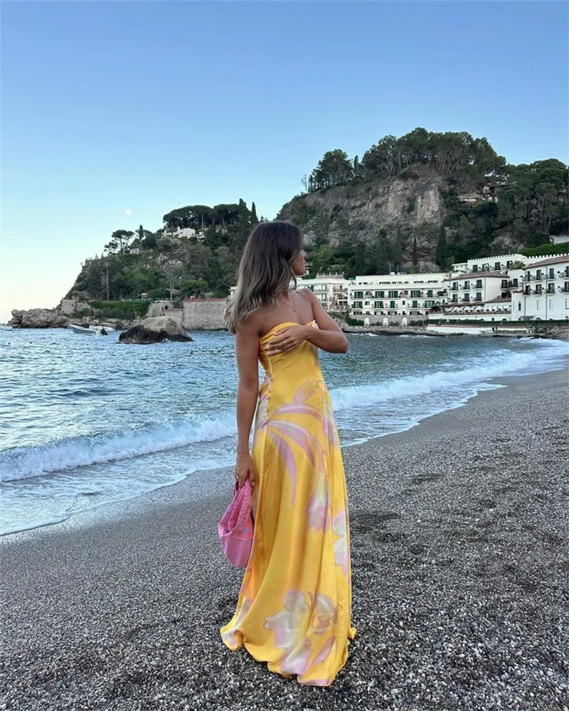 Новинка 2024 женские атласные платья-миди KEYANKETIAN с золотистым принтом лямкой на шее