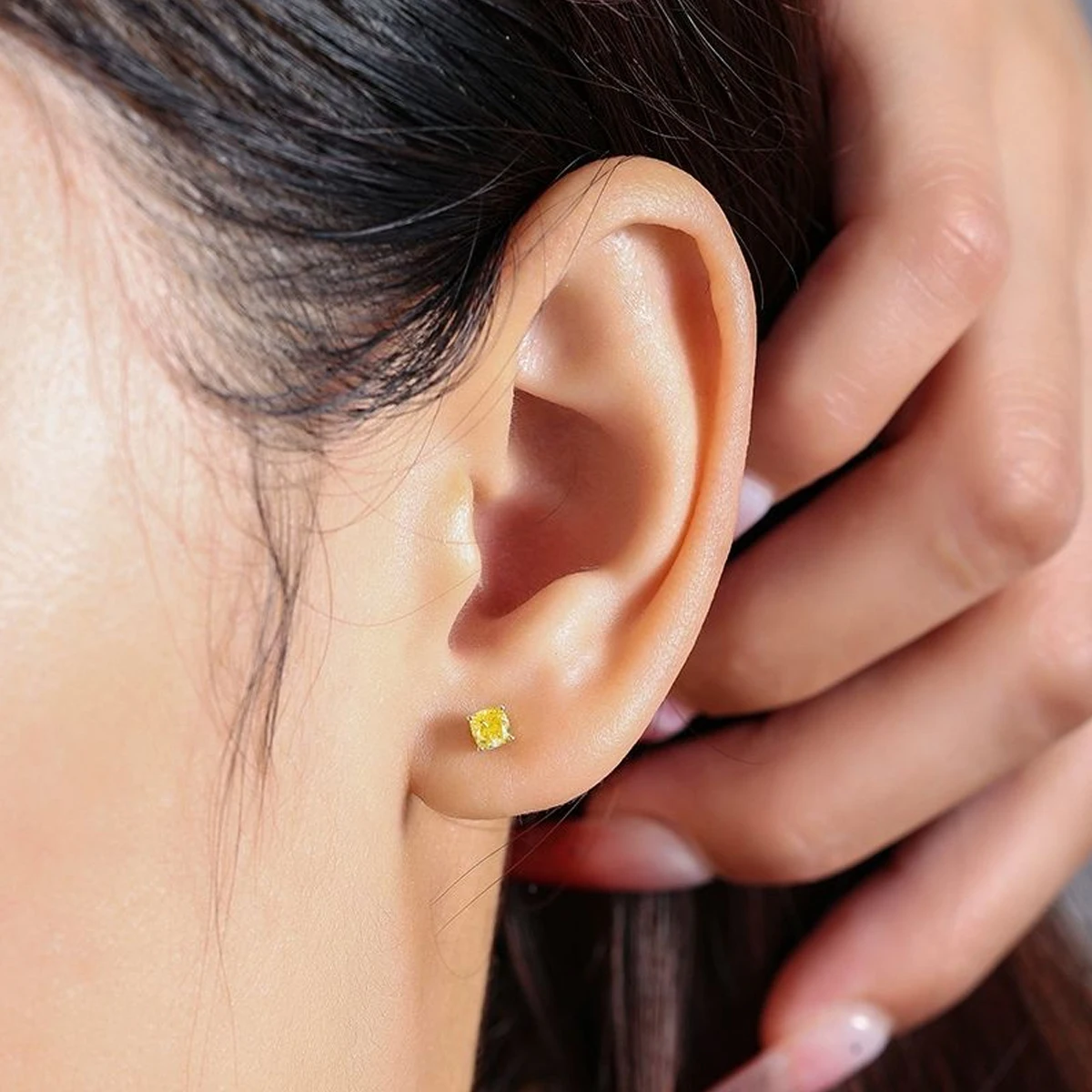 Желтый цвет Бриллиантовая огранка Бриллианты Серьги-гвоздики 14 карат Желтое