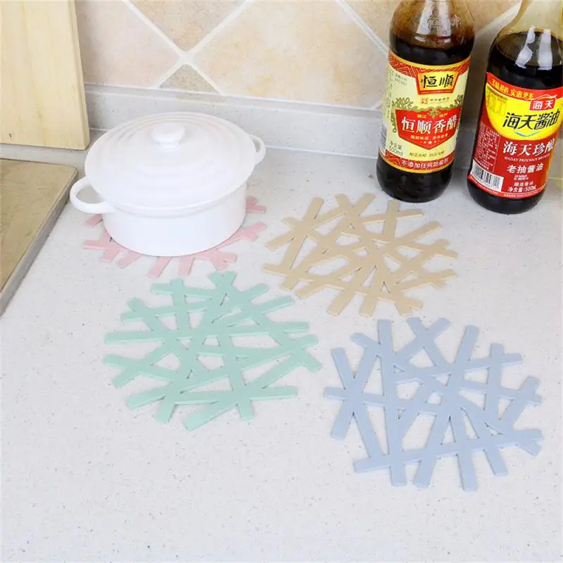 

Modern Simplicity Table Mat Home Kitchen Anti-scalding Bowl Mat Silicone Coaster Heat Insulation Mat Creative Irregular Mat