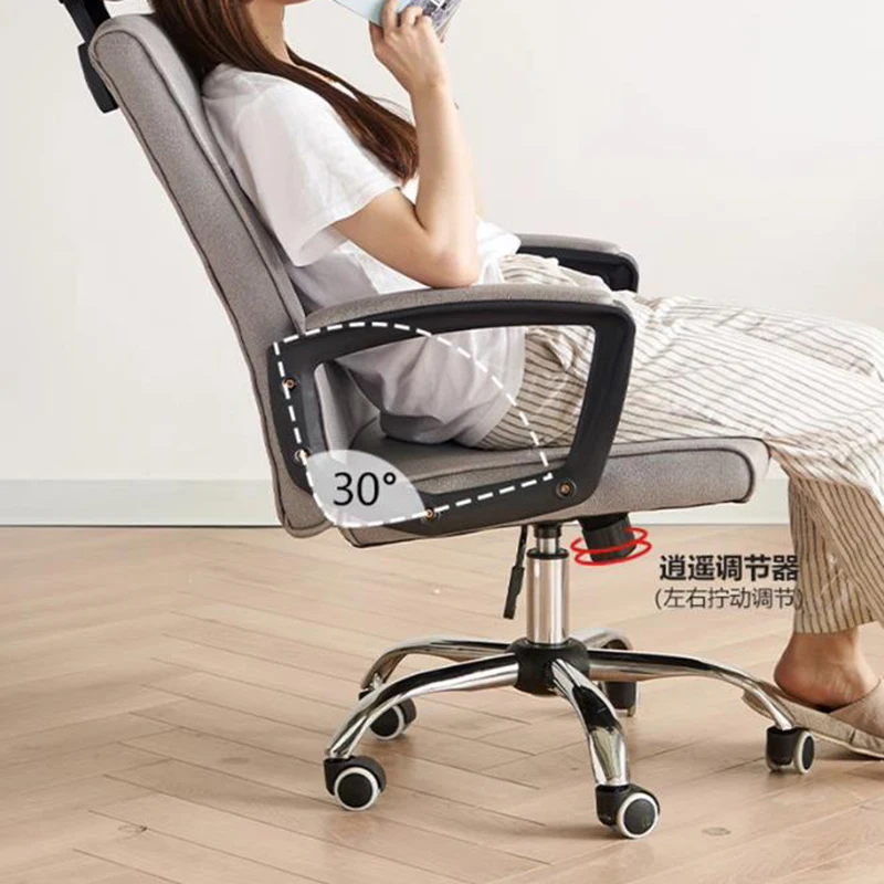 Мобильное кожаное офисное кресло с акцентом на подлокотнике для конференций