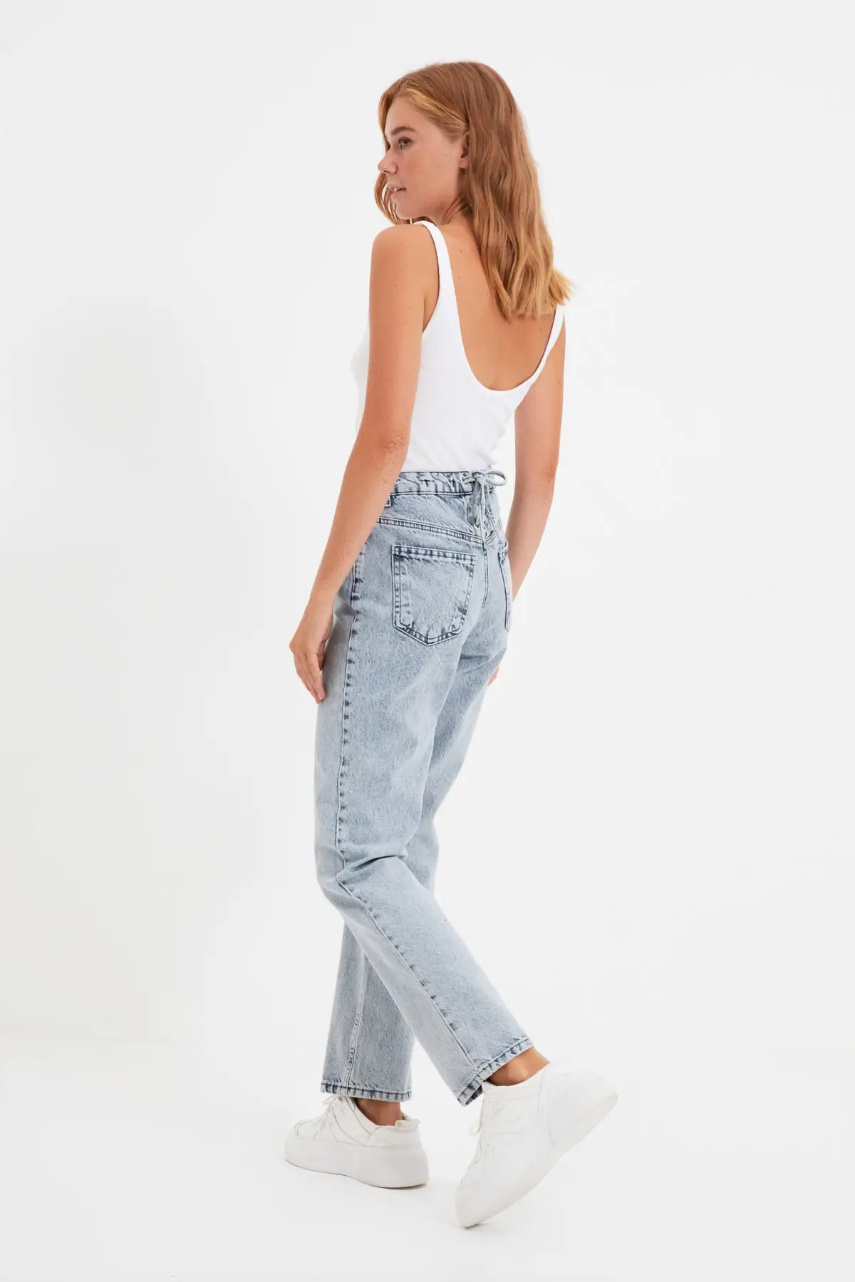

Trendyol Articulated Mount Detailed High Waist Bootcut Jeans TWOAW22JE0790