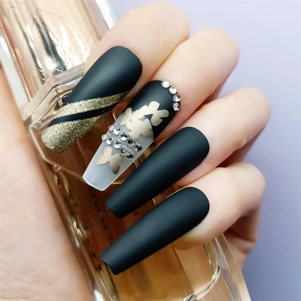 

In Gift Box 24pcs Set Beautiful Present False Nails Black Gold with Flower and Rhinestones Sophisticated Stick On Nails Coffin