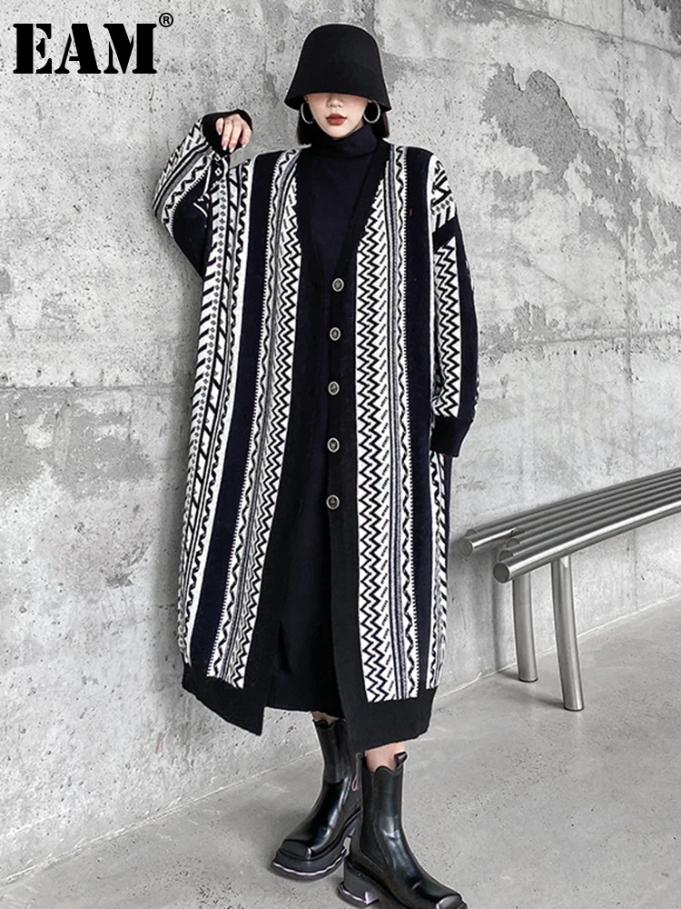 

[EAM] Pattern Big Size Long Knitting Cardigan Sweater Loose Fit V-Neck Long Sleeve Women New Fashion Autumn Winter 2022 1DF1693