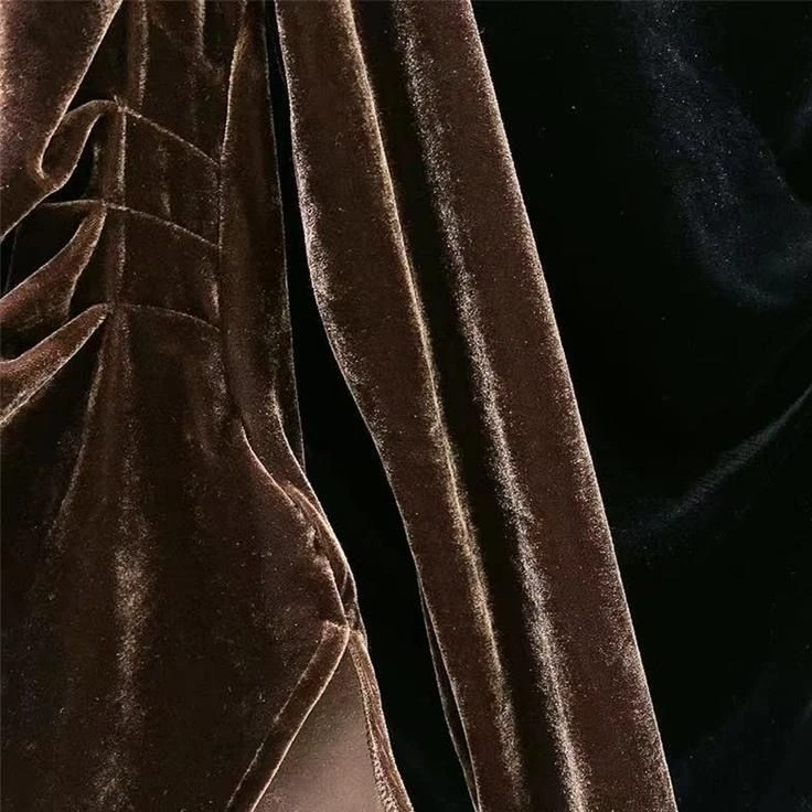 Женская приталенная рубашка с длинным рукавом круглым вырезом