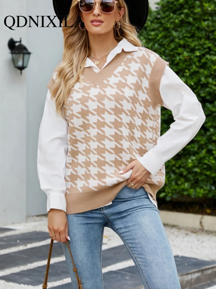 

New Green Black Plaid Sweater Vest Women V-neck Knitted All-match Elegant Vintage Sweaters Mujer Sleeveless Top New Arrival 2022
