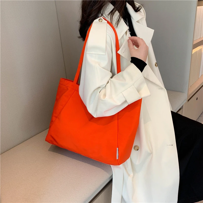 

2022 New Daily Leisure Nylon Girls Women Bags Portable Soft Surface Fashion High Capacity Students Satchel Handbag Big Pockets