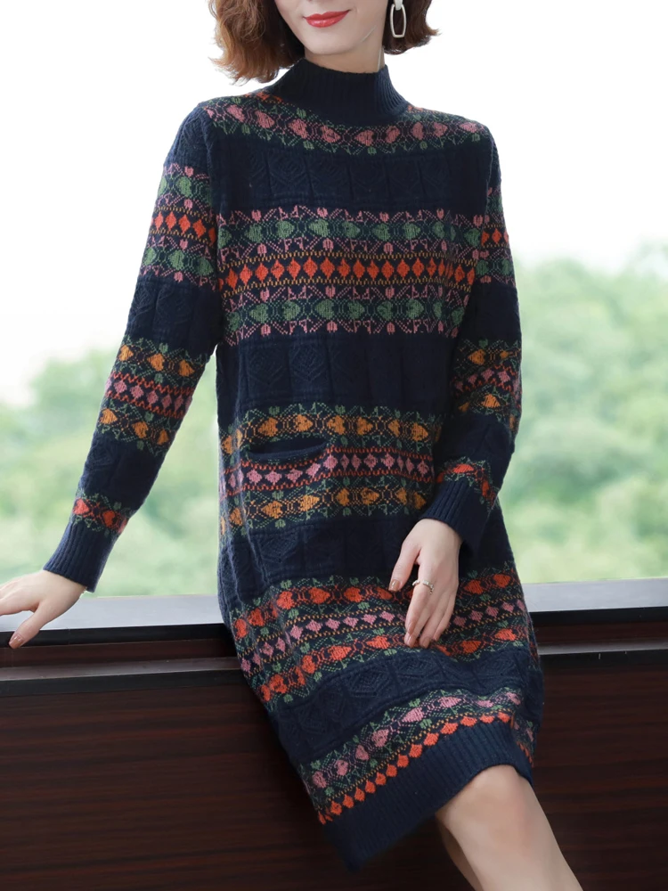 

Женское трикотажное платье-свитер с длинным рукавом и цветочным принтом