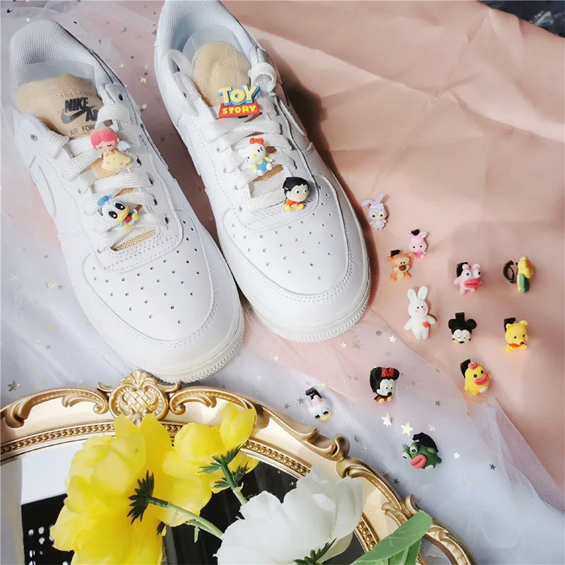 

Sanrios Anime Kawaii Melody Cinnamoroll Kuromi Cartoon Shoelace Accessories Couple Shoelace Shoe Flower Buckle Girls Boys Gift