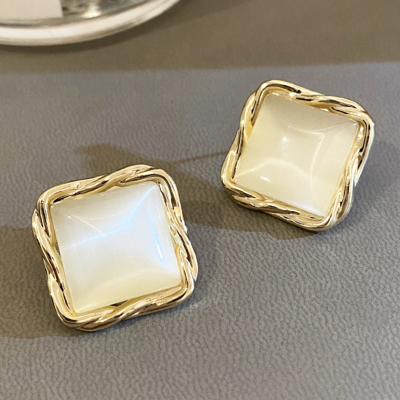 Новые бежевые квадратные серьги-гвоздики для женщин корейская мода милые