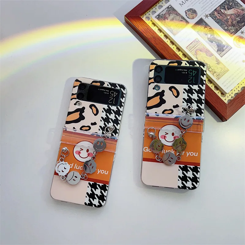 

Spliced Leopard Print Smiley Face Phone Case for Samsung Galaxy Z Flip 4 3 Hard Cover for ZFlip3 Zflip4 Solid Shell Bracket