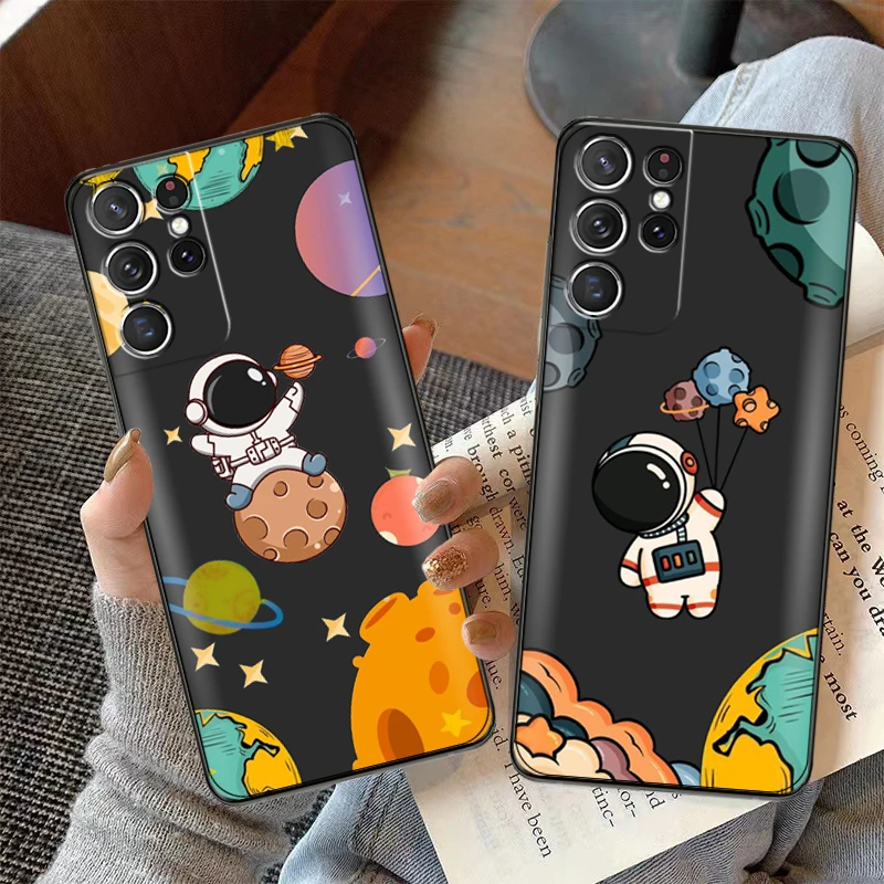

Cute Astronaut Phone Case For Samsung Galaxy S22 S21 S20 Ultra FE 5G S22 S10 10E S9 Plus Liquid Silicon Black Coque Back