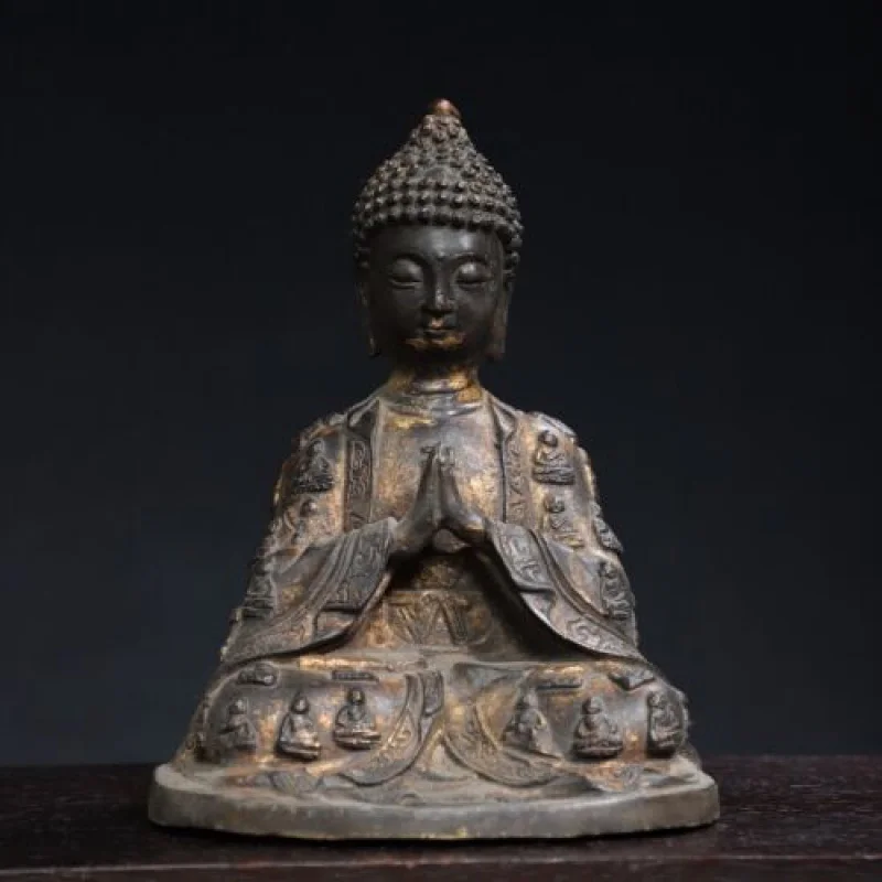 

Bronze Clay and Golden Buddha Statues Are Provided at Home.