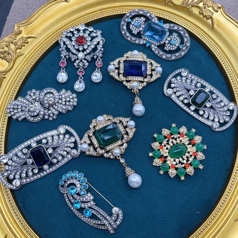 

Luxury Brooch Rhinestone Glass Stones Blue Green Pink Christmas Gifts Suit Coat T-shirt Dress Accessories