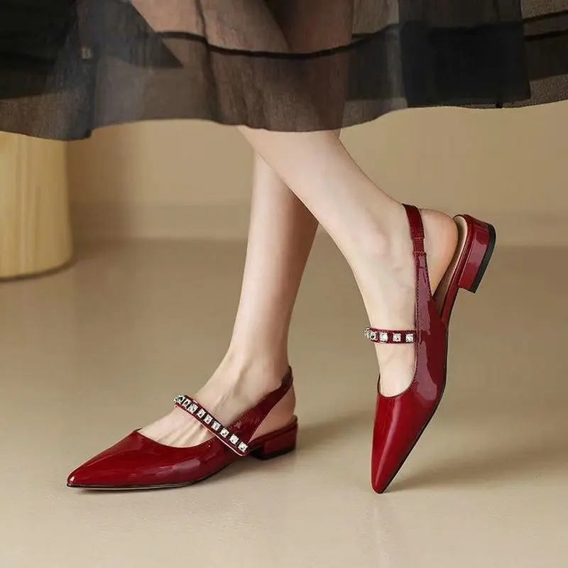 

Сандалии женские кожаные с низким комфортом, на ремешках