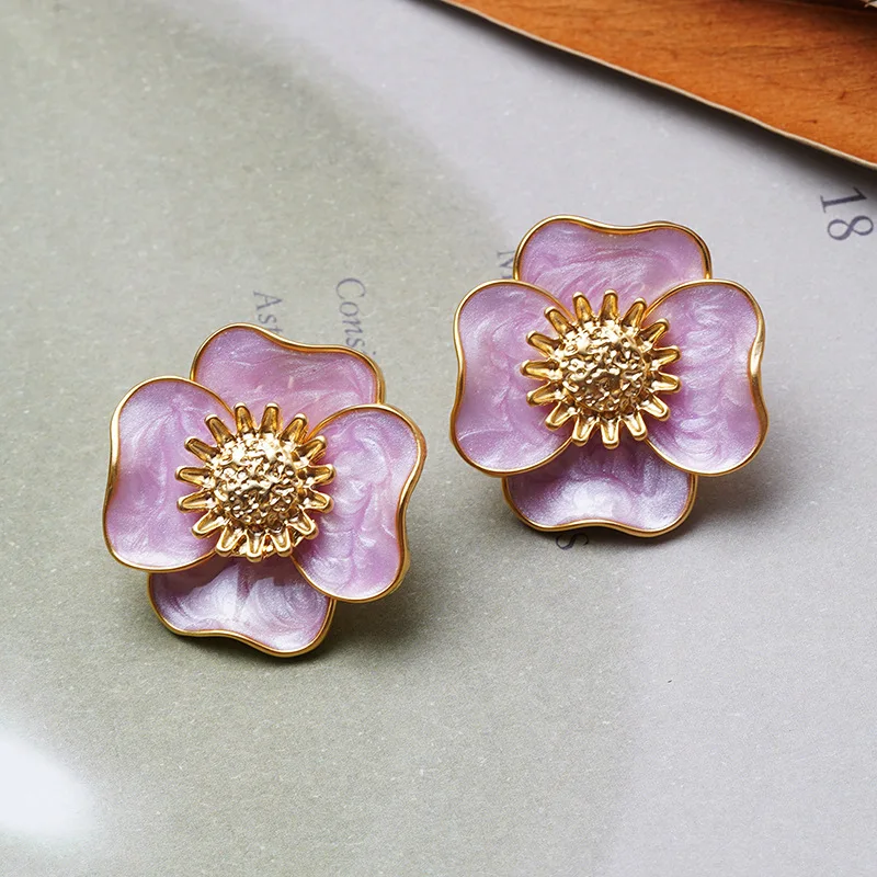 

Vintage Women Flower Enamel Stud Earrings