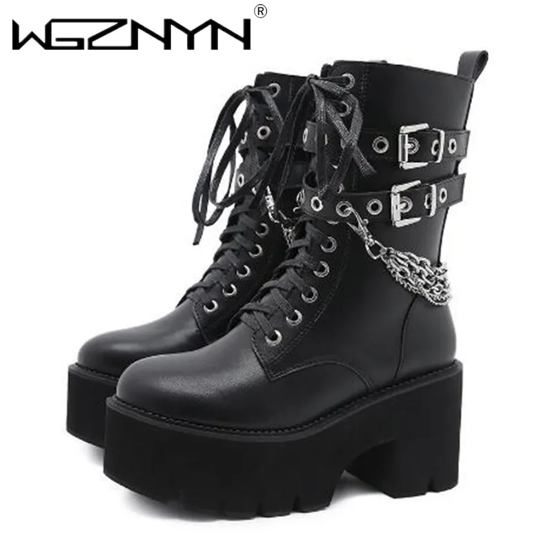 Женские полусапожки на платформе черные кожаные в готическом стиле с пряжкой