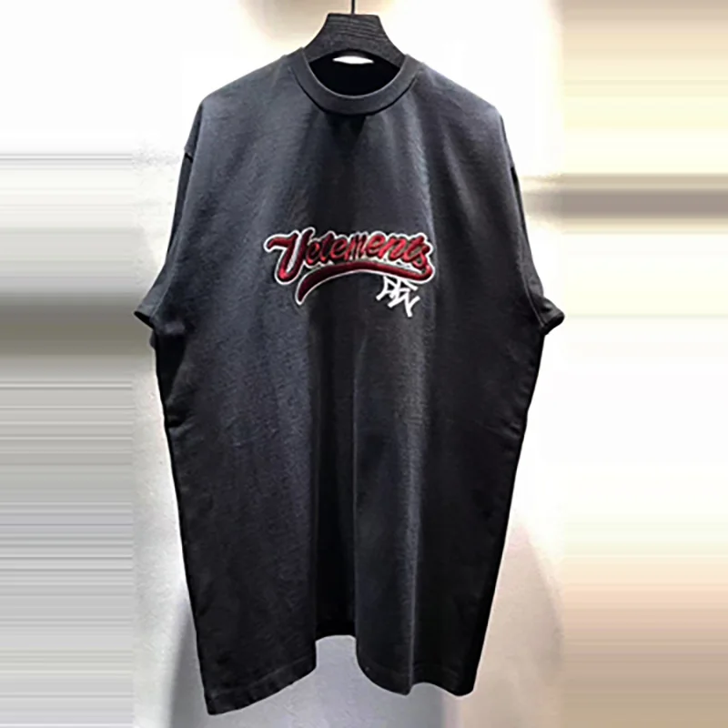 

VETEMENTS Oversize T-shirt Arrival Red Embroidery Black White VTM Simple Men Women Short Sleeve O-Neck High Quality Cotton TEE