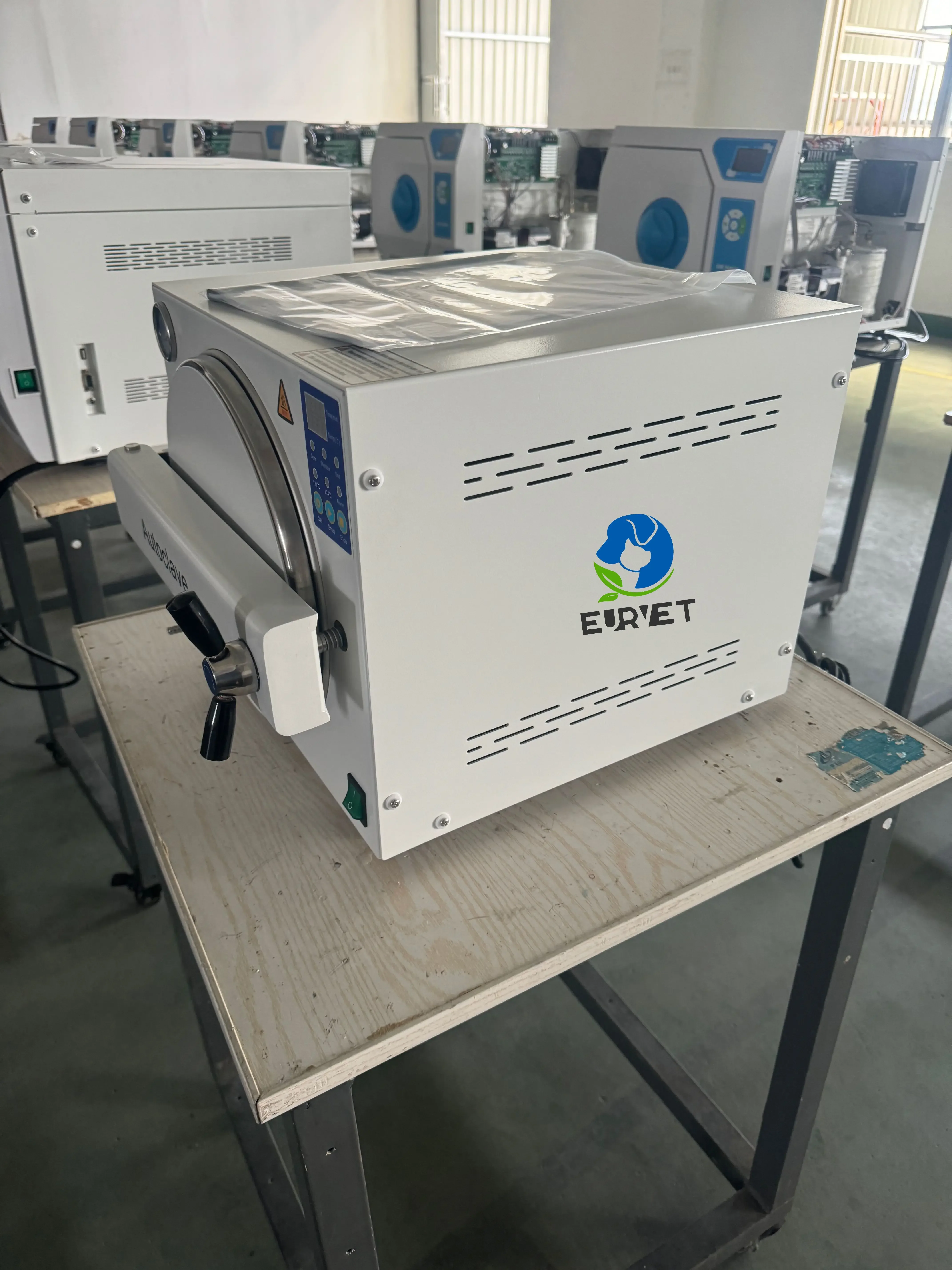 EUR VET Профессиональная клиника небольшой емкости Настольный стоматологический