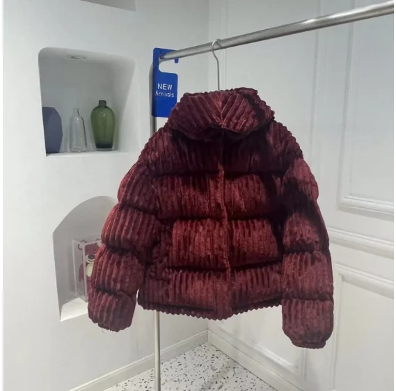 Женская зимняя пуховая куртка
