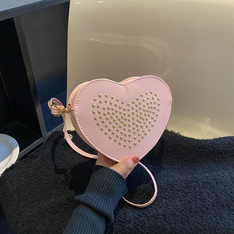 

Ins2023 Cute Heart Shape Studs Purses and Handbags for Women Kawaii Girls Small Crossbody Bag Designer Party Clutch Bag Mini Bag