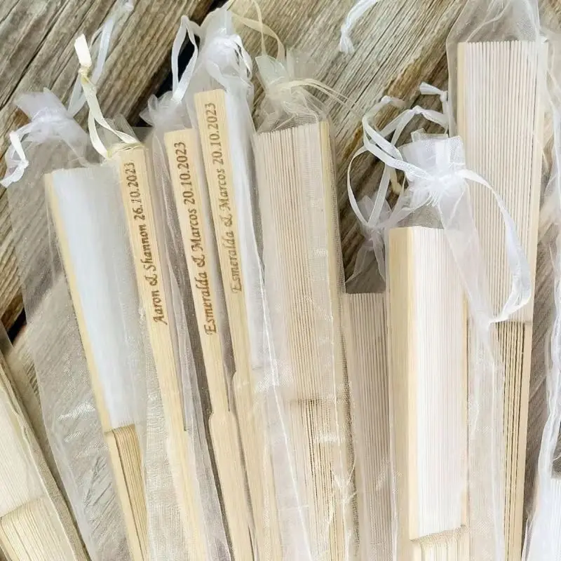 

Персонализированные белые шелковые веера