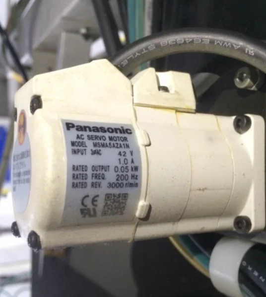 

Серводвигатель MSMA5AZA1N, б/у, 90% новый, 3 месяца гарантии, быстрая доставка