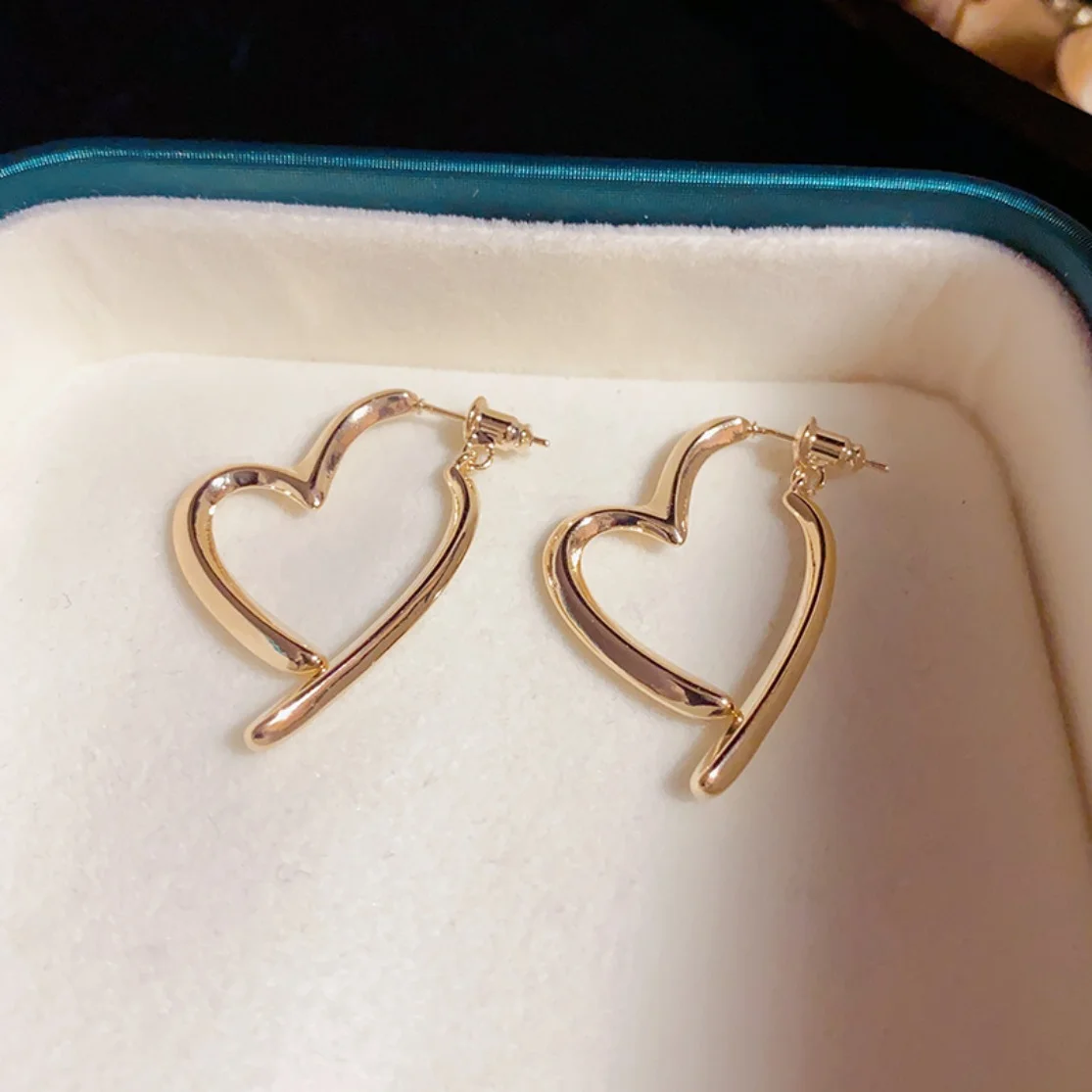 

Heart Earings Plated Gold Metal Lines large Hoop Earings Korean Minimalistic Jewelry Hypoallergenic Statement Earrings Girl Gift