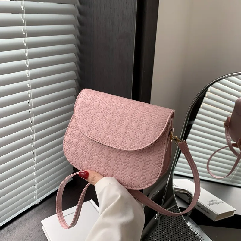 

Retro Shoulder Bag Women's 2023 New Casual Fashion Simple Crossbody Bag Korean Version Popular Solid Color Small Square Bag