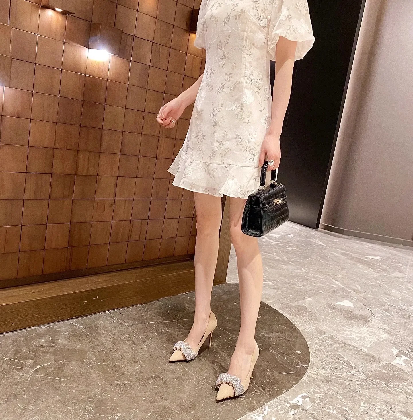 Женские туфли без шнуровки со стразами бархатные с кристаллами женская обувь