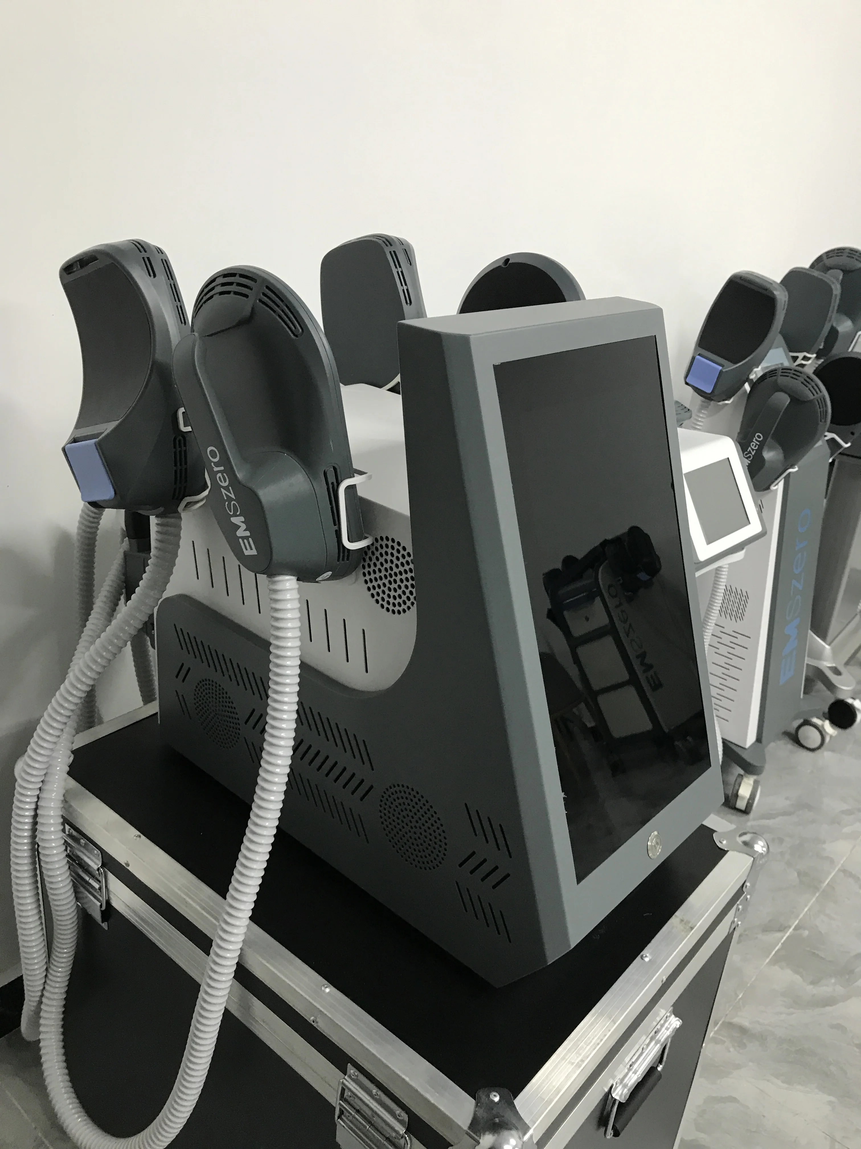 Электрический ирригатор для полости рта EMSzero Machine